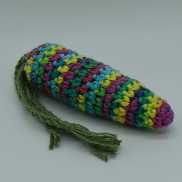 Crochet catnip rainbow carrot cat toy - Picture 4 of 5